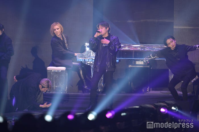 YOSHIKI、XY (C)モデルプレス