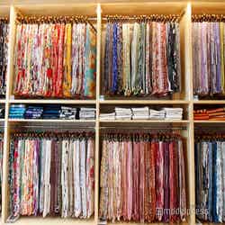 多彩な着物と帯がずらり(C)モデルプレス