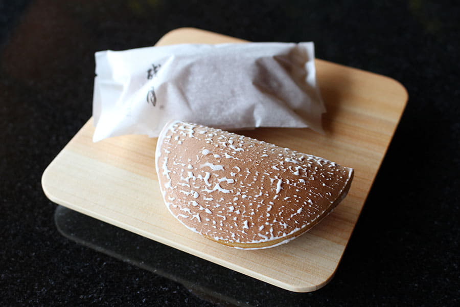 とらや 赤坂店 残月」（303円）