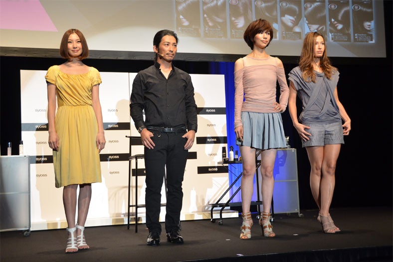 ヘアサロンasia代表・時枝弘明氏によるデモンストレーション