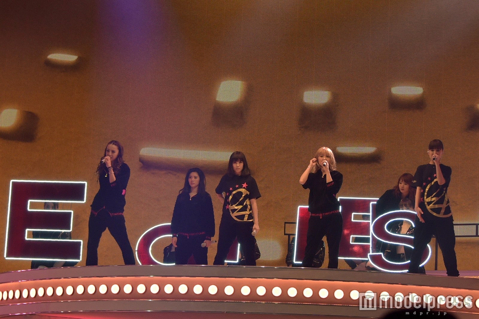 E-girls （C）モデルプレス