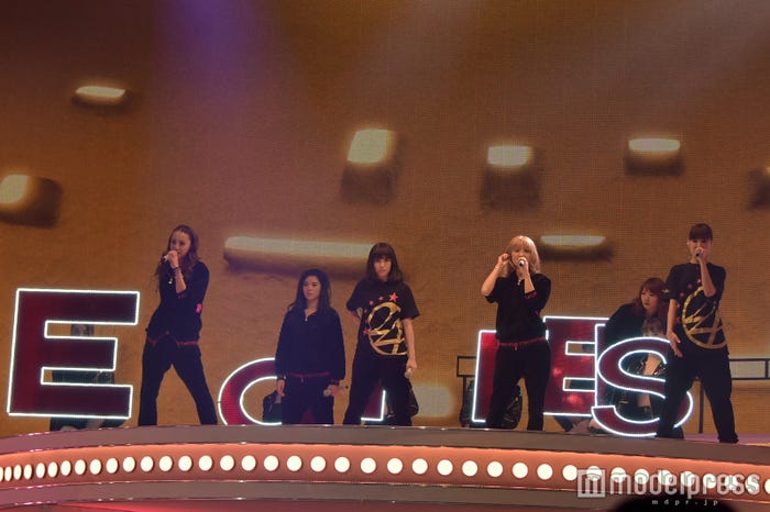 E-girls/音合わせの様子 (C)モデルプレス