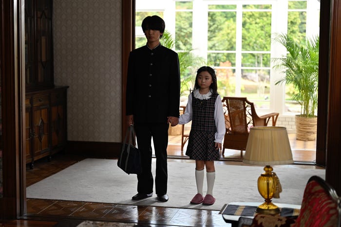 藤井流星、池谷美音「18歳、新妻、不倫します。」第9話より(C)わたなべ志穂/小学館/ABC