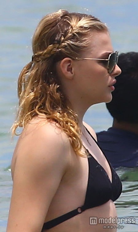 ベッカムの息子とは交際中？　ビキニ姿を警戒するクロエ・グレース・モレッツ