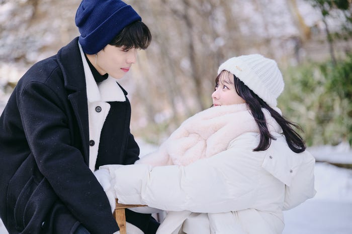 ロビン、齊藤なぎさ「花束とオオカミちゃんには騙されない」第1話(C)AbemaTV, Inc.