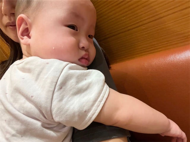 第3子妊娠中の小林礼奈、生後9カ月次女の食べっぷりに驚き「味を知ってしまったようです」