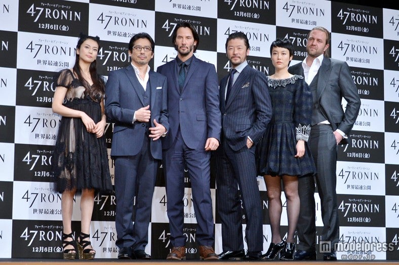 （左より）柴咲コウ、真田広之、キアヌ・リーブス、浅野忠信、菊地凛子、カール・リンシュ監督