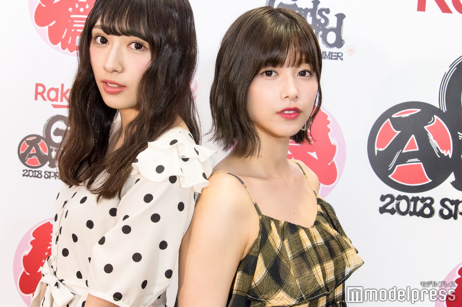 渡辺梨加＆渡邉理佐（C）モデルプレス