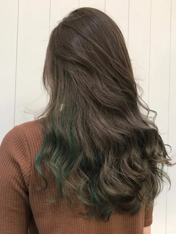 仕事で目立たないインナーカラー特集 さりげないお洒落を楽しみたい大人女性へ モデルプレス 仕事で目立たないインナーカラー特集 さりげないお洒落を楽しみたい大人女性へ モデルプレス