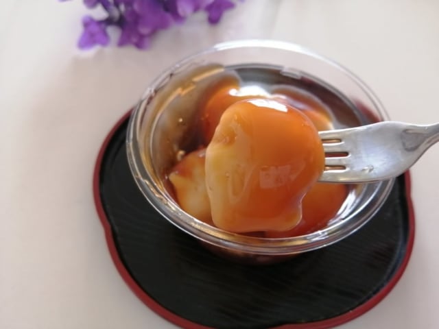 もっちり冷やしみたらしフォークで刺したところ