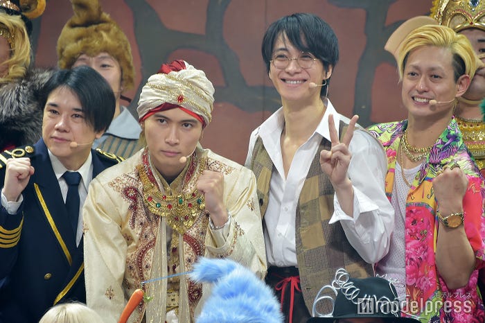 A.B.C-Z(左から)五関晃一、橋本良亮、戸塚祥太、塚田僚一「ABC座2024『大金星(BIG VENUS) ~時代(とき)を超えて~』」初日記念会見より(C)モデルプレス