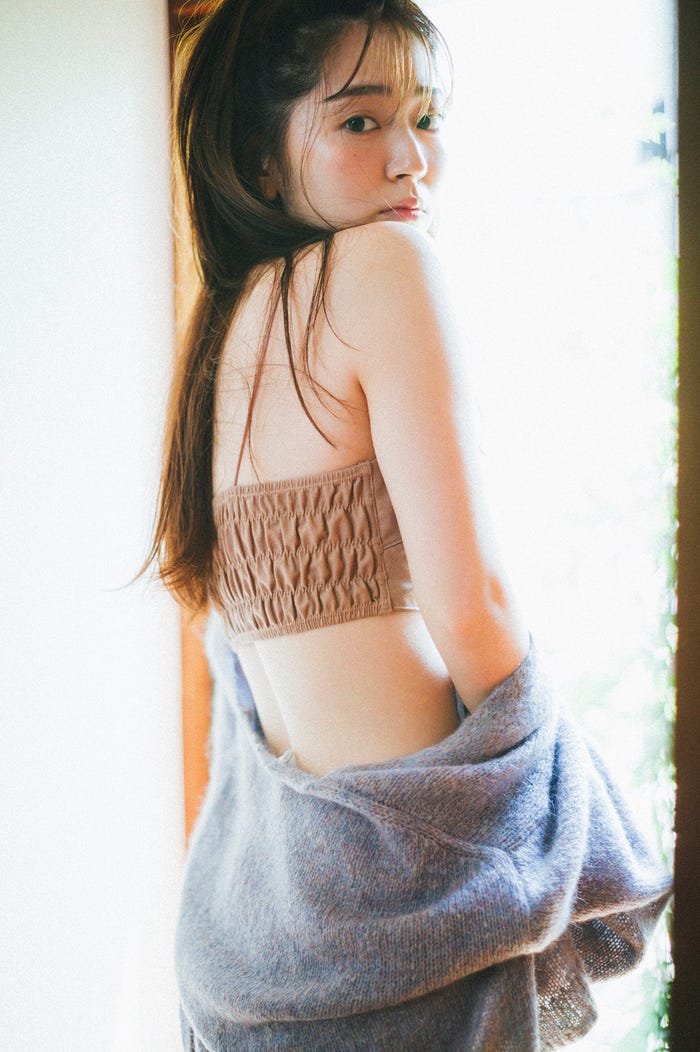 鈴木愛理「iDIMPLE 鈴木愛理プロデュース ナイト&デイ ティントリップベース」(主婦の友社)より/提供画像