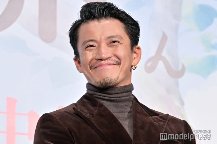 小栗旬(C)モデルプレス