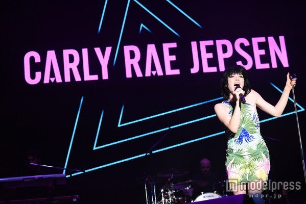 カーリー レイ ジェプセン ステージ飛び出し熱唱 Call Me Maybe I Really Like You で会場一体に Summer Sonic 15 モデルプレス カーリー レイ ジェプセン ステージ飛び出し熱唱 Call Me Maybe I Really Like You で会場一体に Summer Sonic 15 モデルプレス