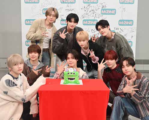 &TEAM・K、バースデーサプライズに喜び “緑のモンスターケーキ”で祝福される