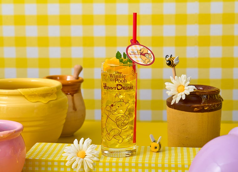 オレンジ入りレモネード　税込990円（C）Disney. Based on the &quot;Winnie the Pooh&quot; works by A.A. Milne and E.H. Shepard.