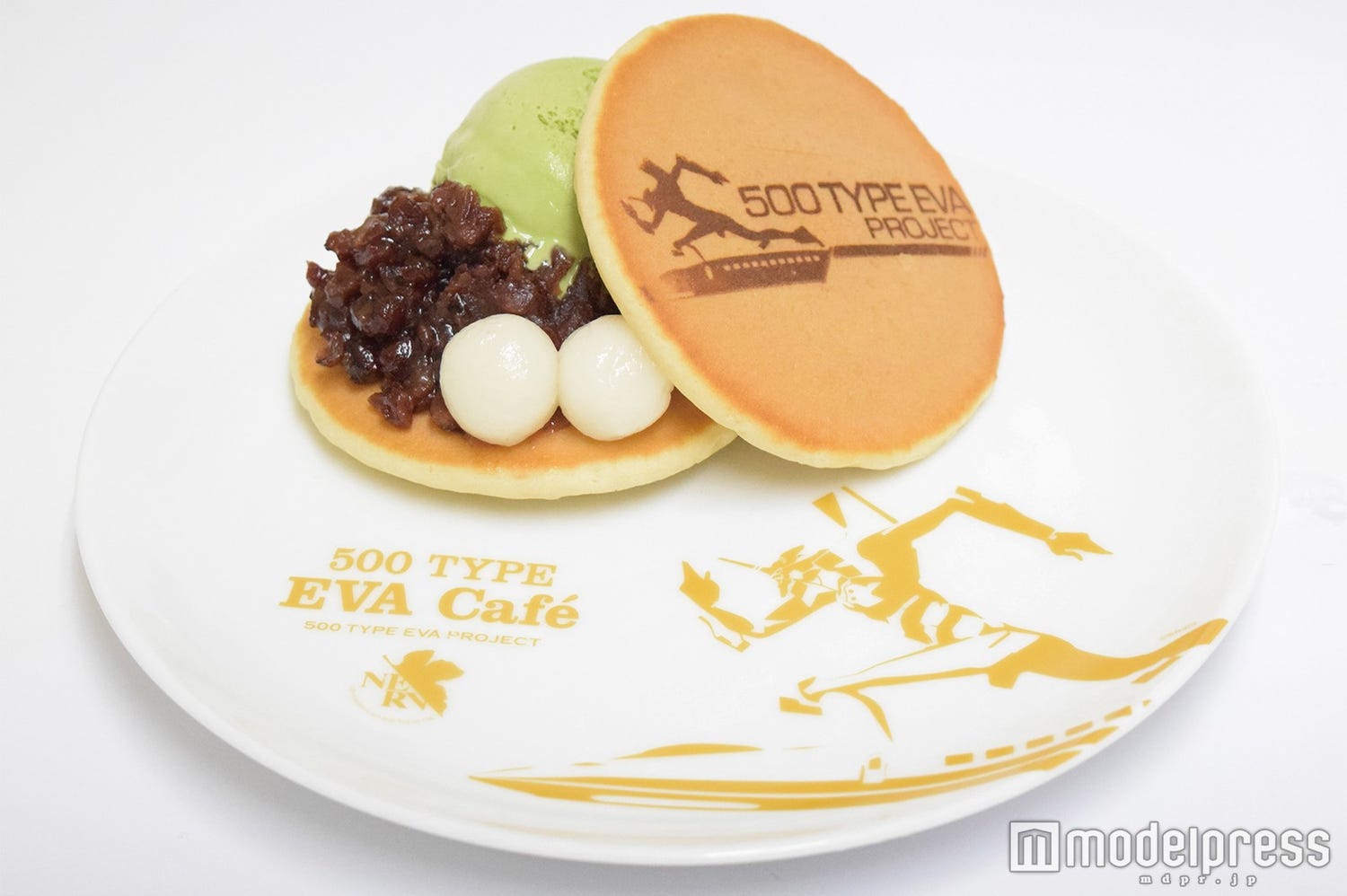 博多駅“エヴァカフェ”に綾波レイのドリンクなど新メニュー3品登場