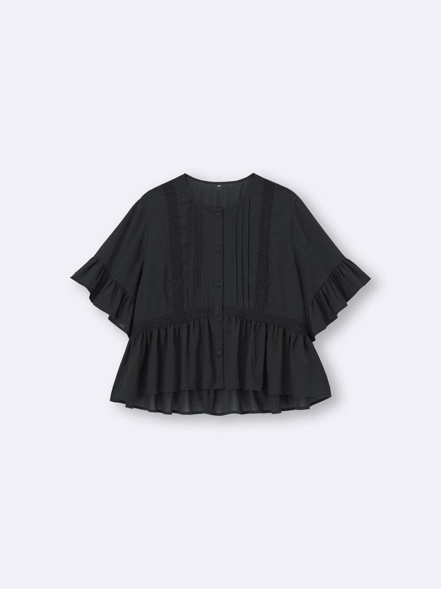 GUのレースフリルブラウス