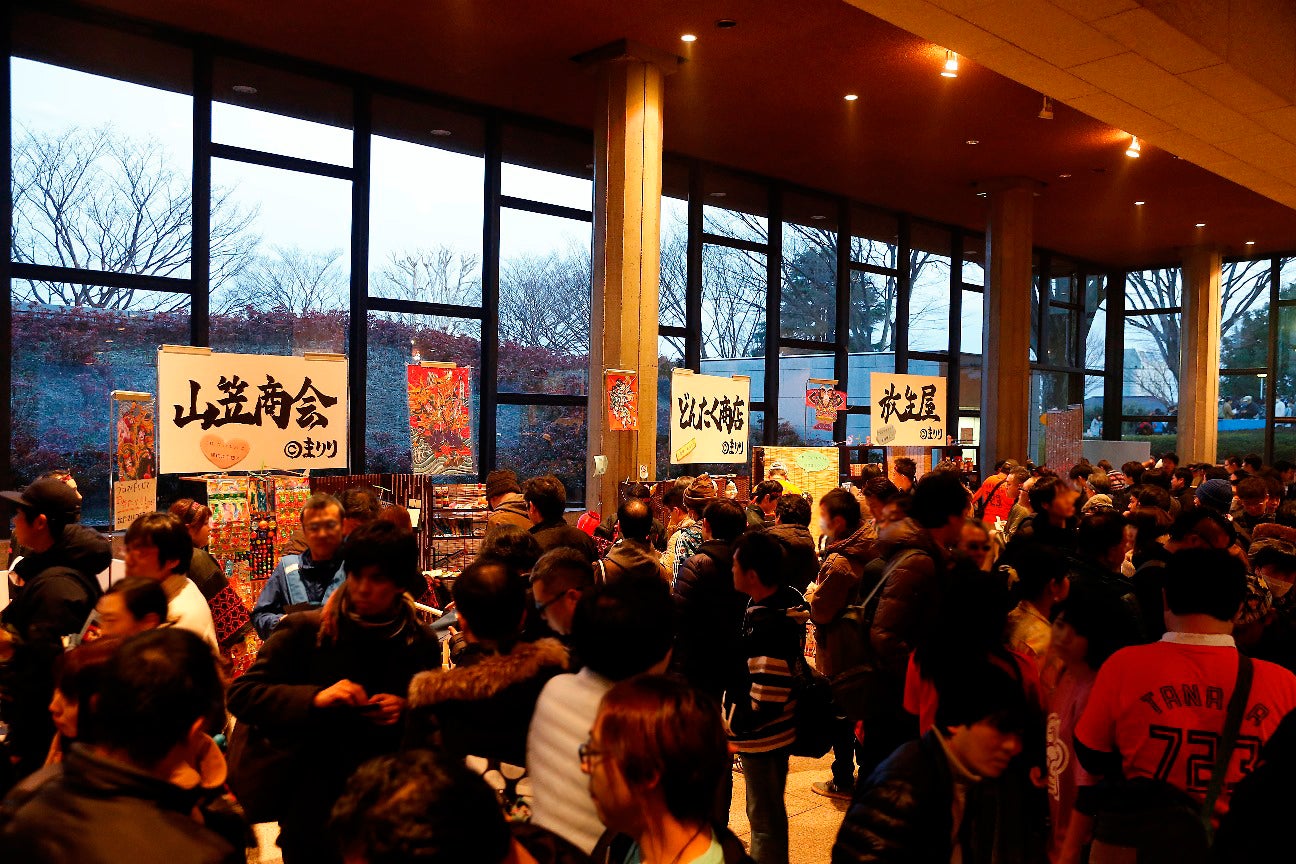 会場中ロビー「HKT48 春の関東ツアー2017 ～本気のアイドルを見せてやる～」（C）AKS