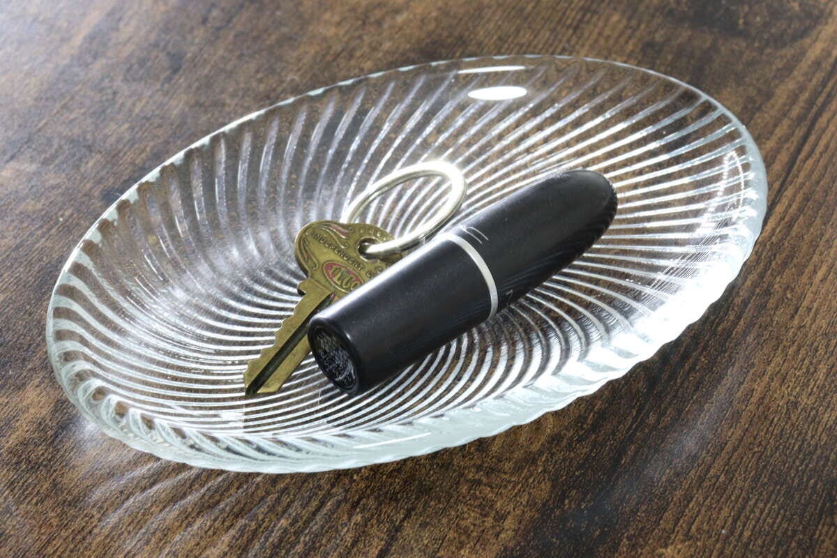 セリア　ガラス　皿　　インテリアトレー