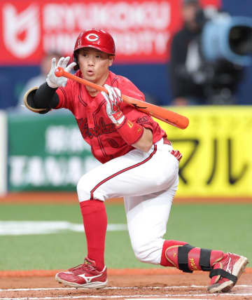 広島・ドラ3勝田 NPB最小兵163センチが最長身213センチのジェリーと50センチ差対決 強烈一直も前向き