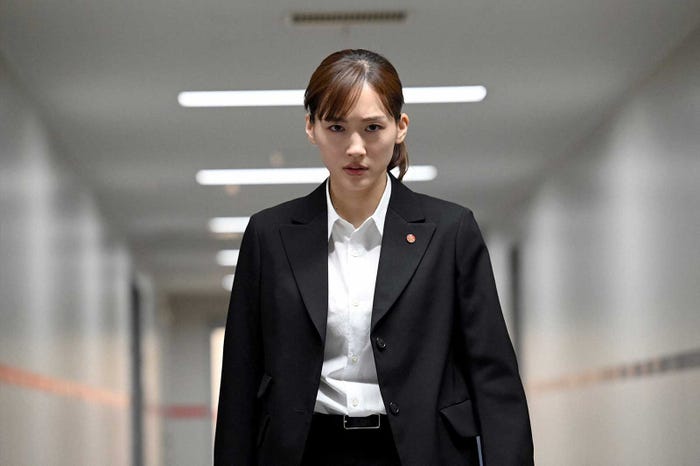 綾瀬はるか「天国と地獄 ~サイコな2人~」最終話より(C)TBS