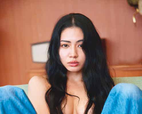 “異端児モデル”ギャビー、10頭身の彫刻ボディ初披露 1st写真集決定<FAITH>