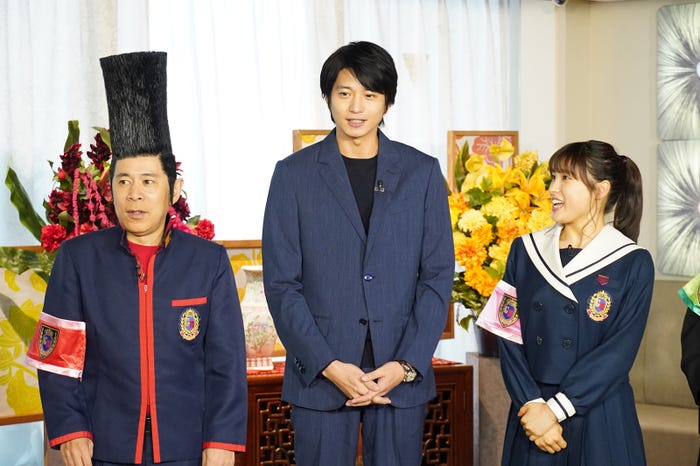 岡村隆史、向井理、土屋太鳳 (C)日本テレビ