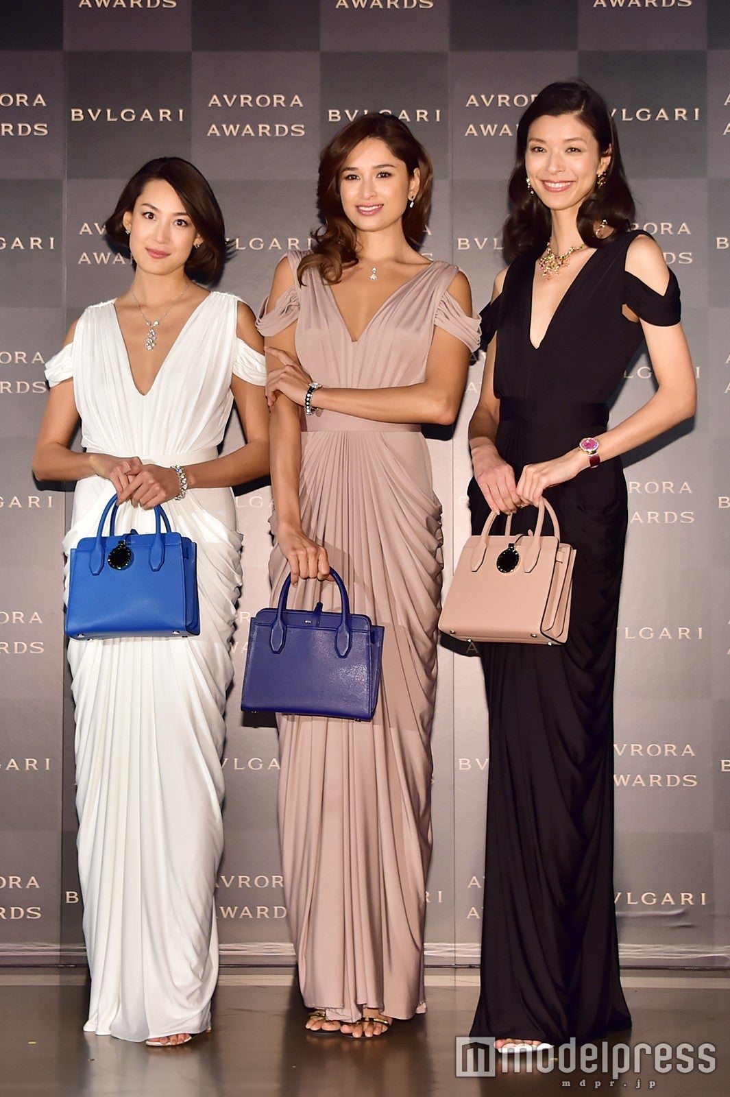 （左から）Liza、Kelly、生方ななえ （C）モデルプレス