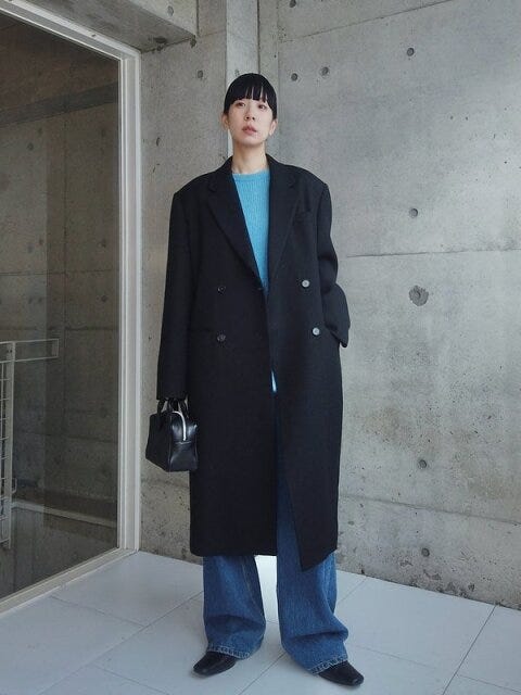 黒ロングコートコーデ5