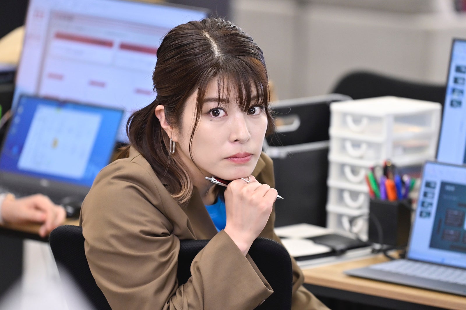 さとうほなみ「無能の鷹」第1話（C）テレビ朝日