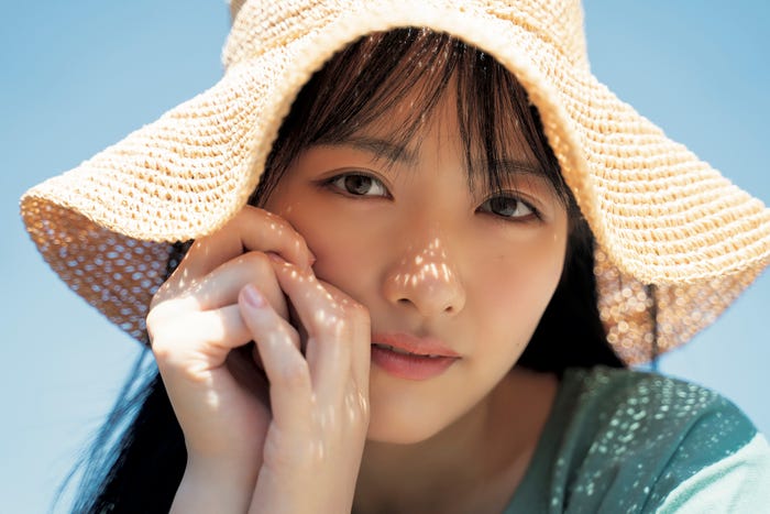 STU48石田千穂ファースト写真集「檸檬(れもん)の季節」(講談社刊)撮影/YOROKOBI