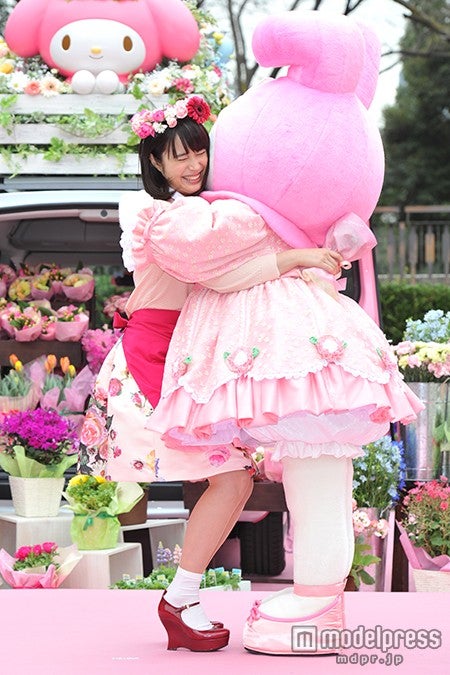 マイメロディとハグ