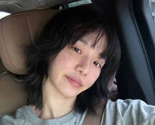 「イカゲーム」出演女優、ビキニ姿で砂遊び「スタイル良すぎ」「無邪気で可愛い」と反響