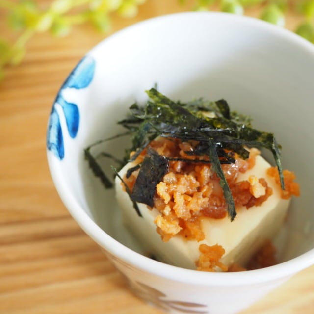 業務スーパー鶏そぼろで冷奴