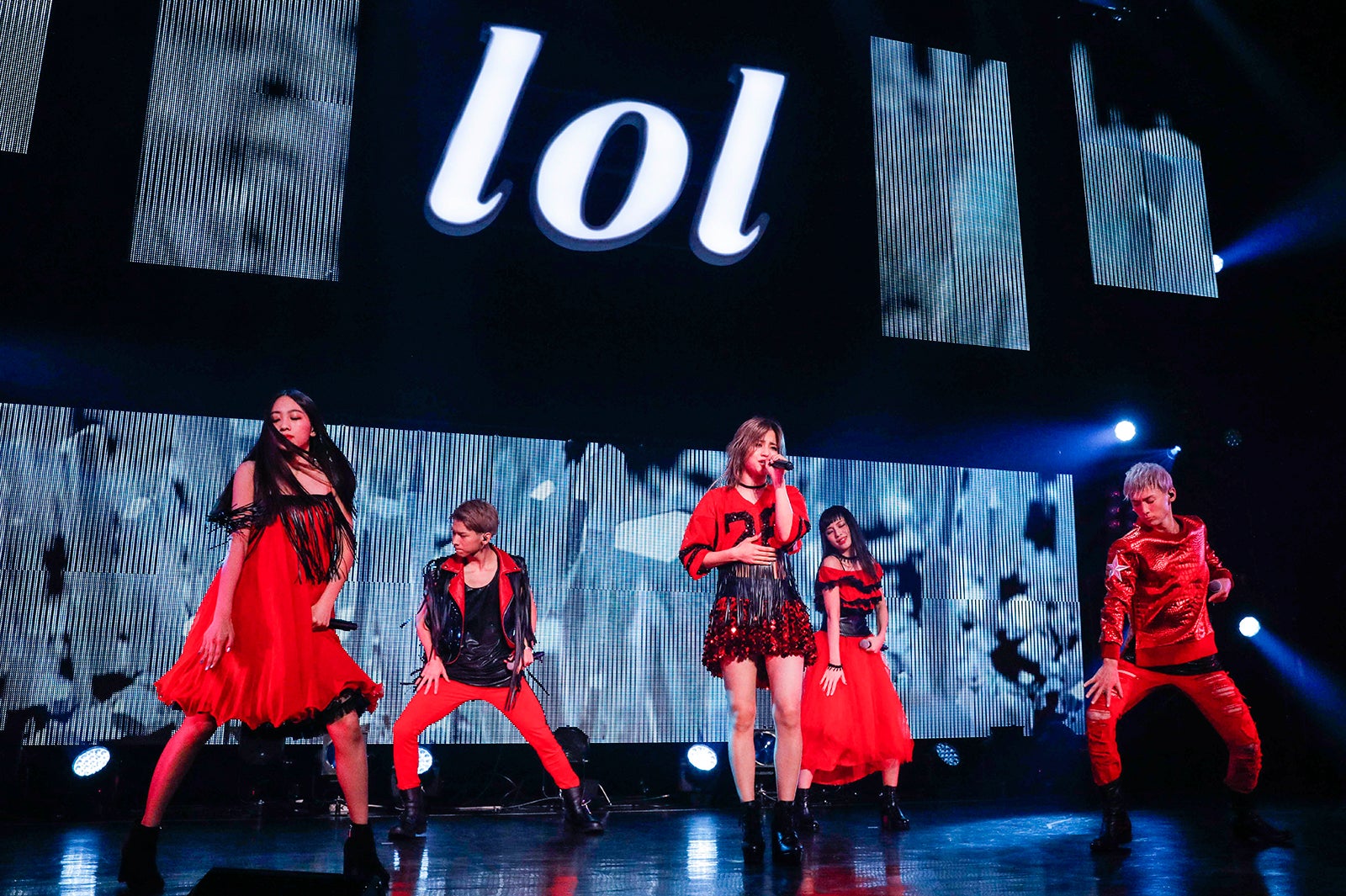lol、念願の初ツアー開幕「最高の時間を過ごせた」サプライズ発表も＜セットリスト＞