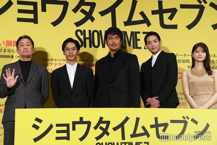渡辺一貴監督、錦戸亮、阿部寛、竜星涼、生見愛瑠(C)モデルプレス