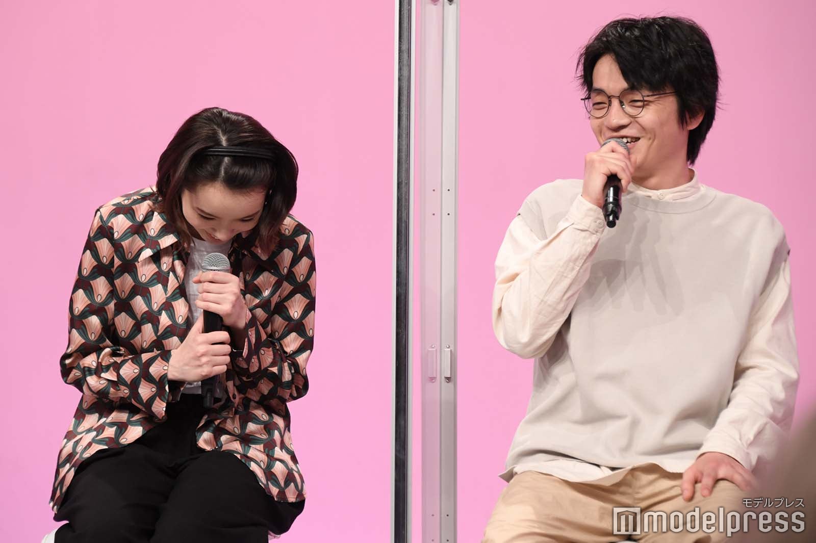 飯豊まりえ、岡山天音 （C）モデルプレス