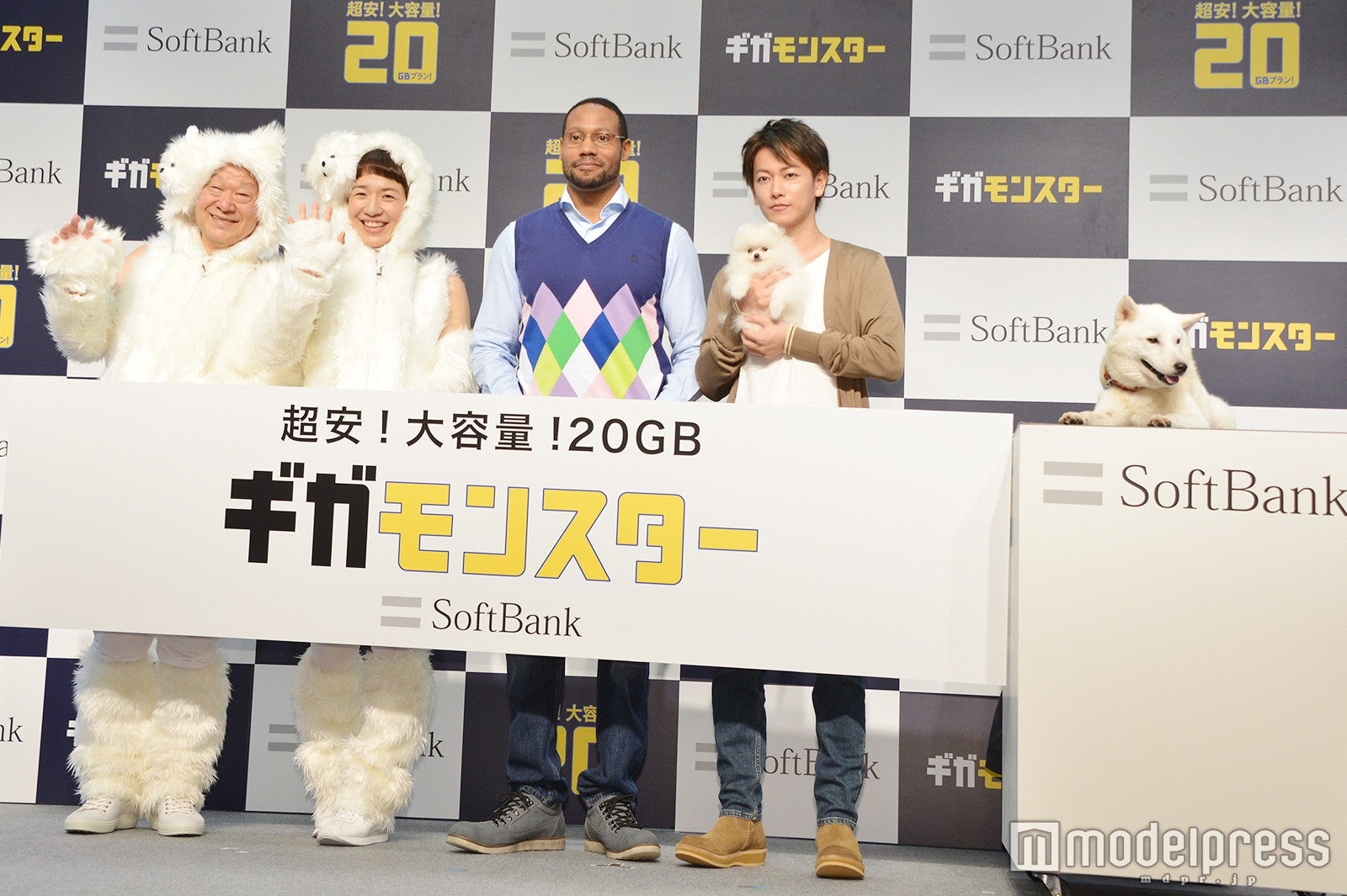 （左から）アニマル浜口、浜口京子、ダンテ・カーヴァー、佐藤健・ギガちゃん、白戸家のお父さん（C）モデルプレス