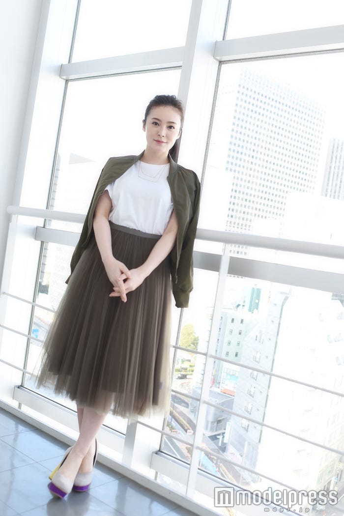 貫地谷しほり(C)モデルプレス