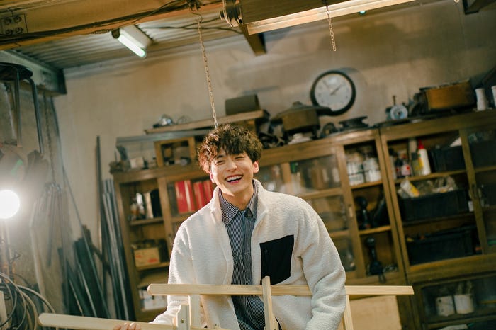 「小関裕太 2022-2023年カレンダー『Mane』」より (提供写真)