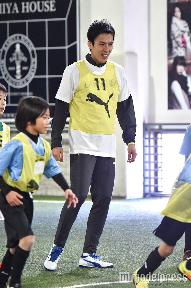 画像1 6 長谷部誠 長友佑都 平愛梨を祝福 自身の挙式質問も飛ぶ モデルプレス