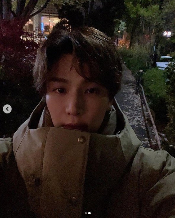 三代目JSB岩田剛典、鼻まで隠れた“ぬくぬく”ショットに反響「子犬みたい」