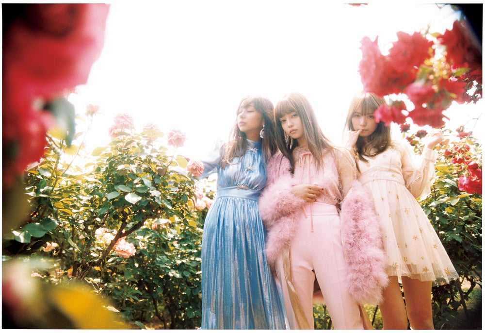 （左より）西もなか、中村里砂、黒瀧まりあ（画像提供：徳間書店）