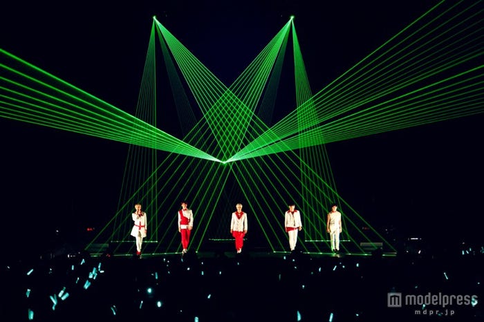 「JAPAN ARENA TOUR SHINee WORLD 2013 ~Boys Meet U~」ファイナル公演