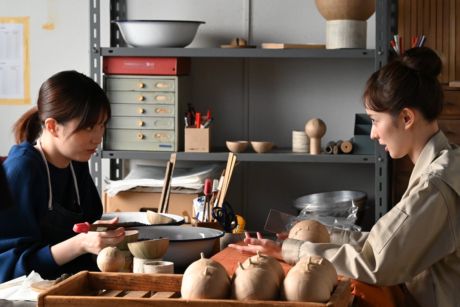 本田翼、宮本茉由「6秒間の軌跡～花火師・望月星太郎の2番目の憂鬱」第7話より（C）テレビ朝日