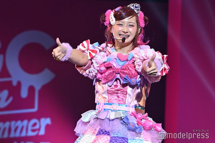 しなこ(C)モデルプレス