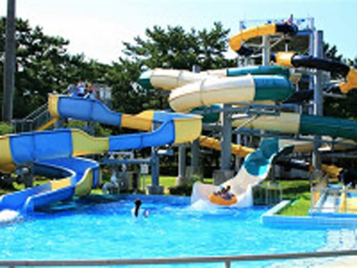 いずれもクネクネ曲線スタイルの「ドラゴンスライダー」