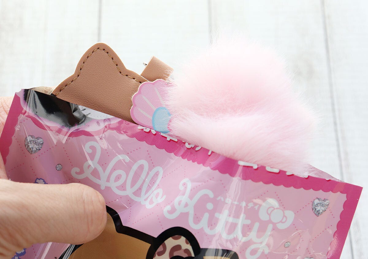 ハローキティふわふわファーチャームブラインド