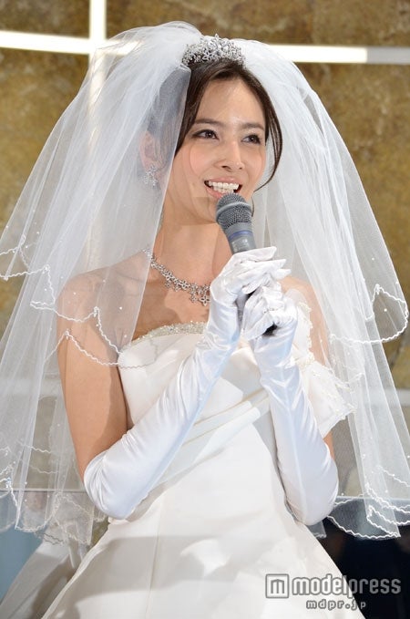 加藤夏希 純白花嫁姿披露 結婚ラッシュに焦り 私遅れてるかも モデルプレス